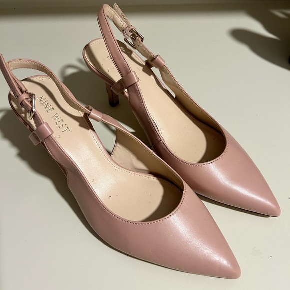 Nine West Kitten Heel Pointy Toe Heels Sz 7 - Picture 1 of 6